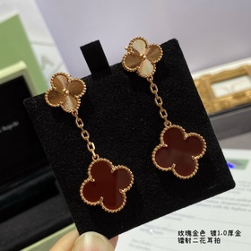 對版 粗鍊條 V金材質， VCA鐳射紅二花耳拍，Cleef&Arpels 四葉
