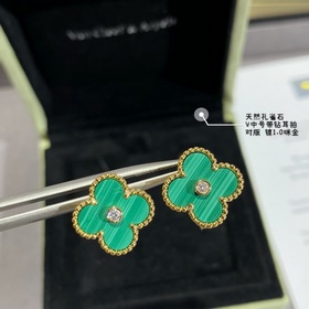 V118 V金鍍咪金 VCA天然孔雀石帶鑽四葉草耳拍 市場高級版  1：1版