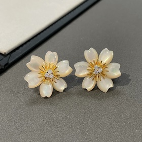 204971 Vca聖誕花 白貝耳拍 重工款