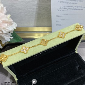 [V金鐳射 ]V金材質 VCA車花間隔鑽五花四葉草手鍊 四葉草 此系列設計靈動
