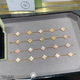[V金間鑽粉貝 ] VCA天然粉貝間隔鑽五花四葉草手鍊 四葉草 此系列設計靈動