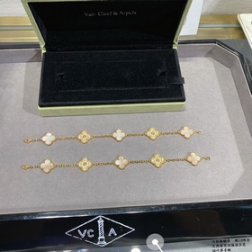 [V金 ]V金鍍咪金 VCA天然粉貝間隔鑽五花四葉草手鍊 四葉草 此系列設計