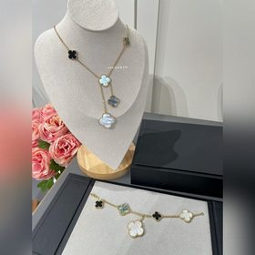 [項鍊 價格3600]V757 [手鍊 價格2900]VV1 Vca六花項鍊手鍊