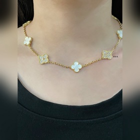 V748 VCA高級白貝間隔鑽十花四葉草項鍊。Cleef&Arpels 四葉草