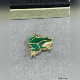V027 V金材質 青蛙梵克雅寶實拍 VCA動物系列胸針 小小的動物胸針有趣可愛