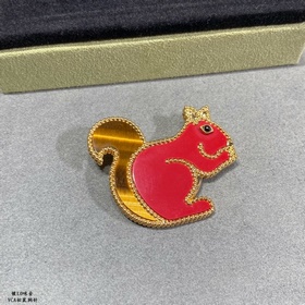 V016 V金材質 松鼠 梵克雅寶實拍 VCA動物系列胸針 小小的動物胸針有趣可
