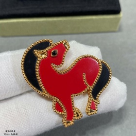V017 V金材質 貓頭鷹 梵克雅寶實拍 VCA動物系列胸針 小小的動物胸針有趣