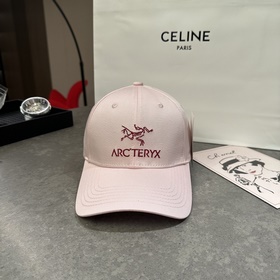 ARCTERYX 經典刺繡棒球帽，硬核機能與日常美學的完美平衡。标志性的始祖鳥骨