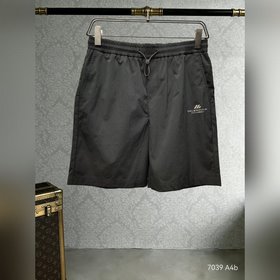 春夏新款 巴黎世家速幹短褲。經典版型搭配精緻标牌。大牌格調拉滿，修身利落适配多元