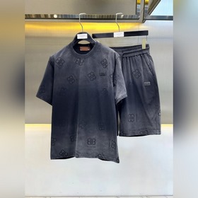 巴黎世家 2026ss夏季新款發布 夏季爆款套裝，短袖短褲圓領套裝，穿上就是舒适