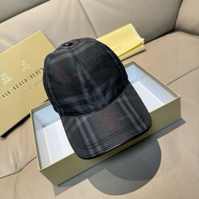 爆款回貨！Burberry(巴寶莉)原單棒球帽， 專櫃熱賣款，暗紋騎士，1：1開