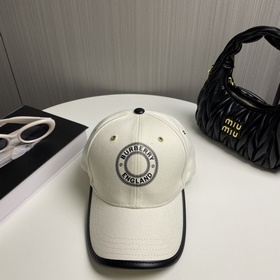 BURBERRY巴寶莉 經典網官新款經典棒球帽，簡約尚時風，男女同款！高質品，尊