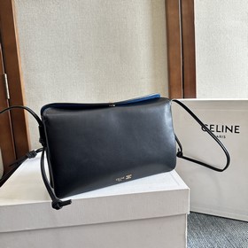 TRIO FLAP手袋 迷你手袋， 可裝下PLUS等較大的智能手機機型 進口羊皮