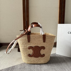 CELINE TEEN 植物材料和牛皮革柔軟經典提籃包盛夏是屬于草編包的 CEL