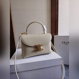 新品上線 CE凱旋門Kelly手袋 新款凱旋門收袋 滿滿高級感！ 簡約精緻的輪廓