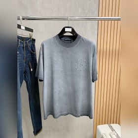 克羅心 寬松版型 2026新款洗水重工複古短袖男女同款 這款材質選用柔軟的棉質
