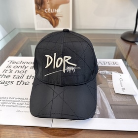 DIOR迪奧 官網同步新款發布 D家棒球帽 ，水洗标超級火爆
