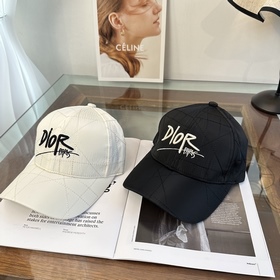 DIOR迪奧 官網同步新款發布 D家棒球帽 ，水洗标超級火爆
