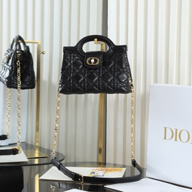 原廠級 黑色鍊條手袋 這款 Dior Jolie Top Handle 迷你鍊條