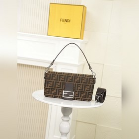 原單 型號4410 銀扣 FENDI vintage 超飒的中古法棍腋下包，今年
