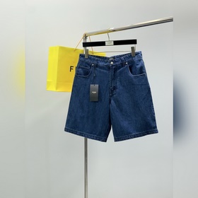 衣服價格3500  短褲價格2700FENDI 芬迪，2026春季最新品，專櫃