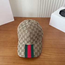 GUCCI古奇 簡約棒球帽，很潮！休閑運動款，經典制作，超級好搭衣服！