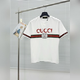 古奇 GUCCI VIP高級定制！ 2026春夏季新款短袖。這款T恤是夏季男裝系