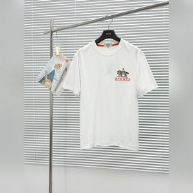 愛馬仕 HERMES VIP高級定制！ 2026春夏季新款短袖。這款T恤是夏季男