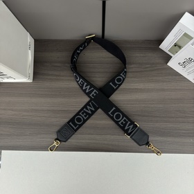 Loewe新款 刺繡寬肩帶 拆卸織帶*飾有Loewe标志性圖案。寬*4厘米*