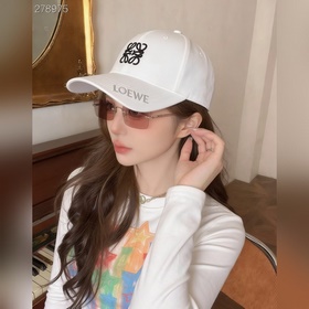 羅意威 Loewe新款原版原标設計棒球帽 質感超好，外部線條定位标準，做工精細，