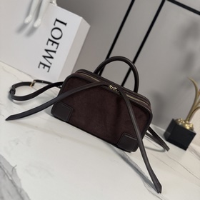 Loewe 迷你 柔軟 磨砂牛皮革Amazona 180手袋 重新诠釋L家傳奇手