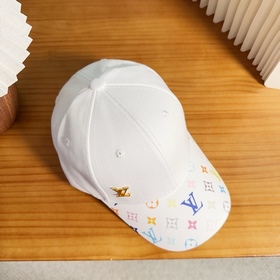 路易威登棒球帽LouisVuitton 新款LV棒球帽，重工打造 完美刺繡，高端