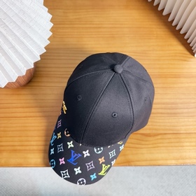 路易威登棒球帽LouisVuitton 新款LV棒球帽，重工打造 完美刺繡，高端