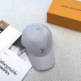 路易威登棒球帽LouisVuitton 新款LV棒球帽，重工打造 完美刺繡，高端