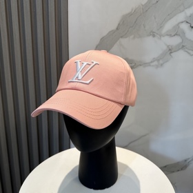 路易威登棒球帽LouisVuitton 新款LV棒球帽，重工打造 完美刺繡，高端