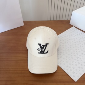 路易威登棒球帽LouisVuitton 新款LV棒球帽，重工打造 完美刺繡，高端