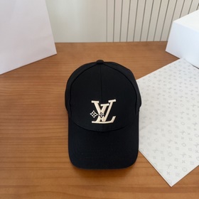路易威登棒球帽LouisVuitton 新款LV棒球帽，重工打造 完美刺繡，高端