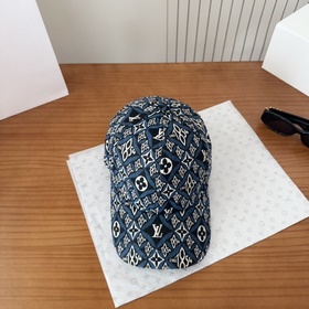 路易威登棒球帽LouisVuitton 新款LV棒球帽，重工打造 完美刺繡，高端
