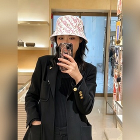 lv 路易威登很火的一款雙面佩戴塗鴉漁夫帽 簡約大氣 高逼格好物~格調有個性 L