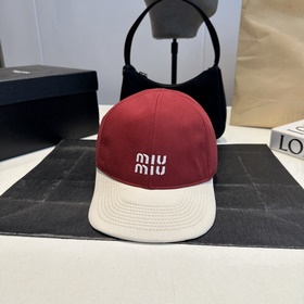 Miumiu缪缪高版本新款訂單款刺繡棒球帽 大牌款超好搭配，趕緊入手！