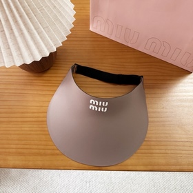 miumiu 缪缪 夏季空頂帽，跑步遮陽防曬兩不誤，夏季必備單品，戴着不悶熱，非