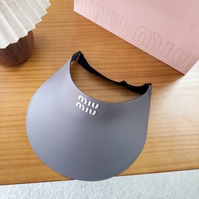 miumiu 缪缪 夏季空頂帽，跑步遮陽防曬兩不誤，夏季必備單品，戴着不悶熱，非