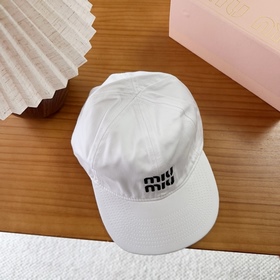 Miumiu缪缪 新款訂單款刺繡棒球帽 大牌款超好搭配，趕緊入手！