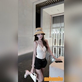 miumiu缪缪新款拉菲草帽，加密純手工鈎織，産量極少，重工打造，專櫃同款，頭圍