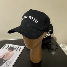 [Miumiu缪缪]新款牛仔訂單款刺繡棒球帽 大牌款超好搭配，趕緊入手！