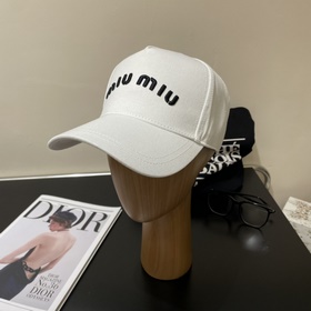 [Miumiu缪缪]新款牛仔訂單款刺繡棒球帽 大牌款超好搭配，趕緊入手！