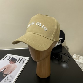 [Miumiu缪缪]新款牛仔訂單款刺繡棒球帽 大牌款超好搭配，趕緊入手！