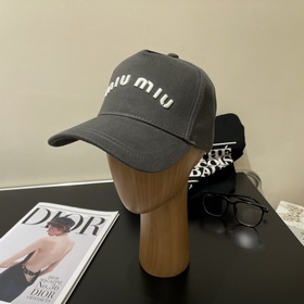 [Miumiu缪缪]新款牛仔訂單款刺繡棒球帽 大牌款超好搭配，趕緊入手！
