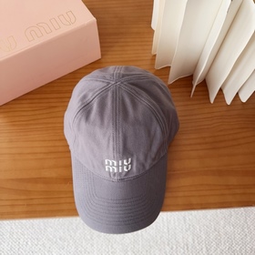 miumiu 缪缪秋冬新品棒球帽 原單正品開模訂制，原版做工細緻質量超贊！