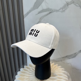 MiuM缪缪秋冬新款燈芯絨棒球帽 mium燈芯絨棒球帽 簡約，經典，耐看！ 遮陽
